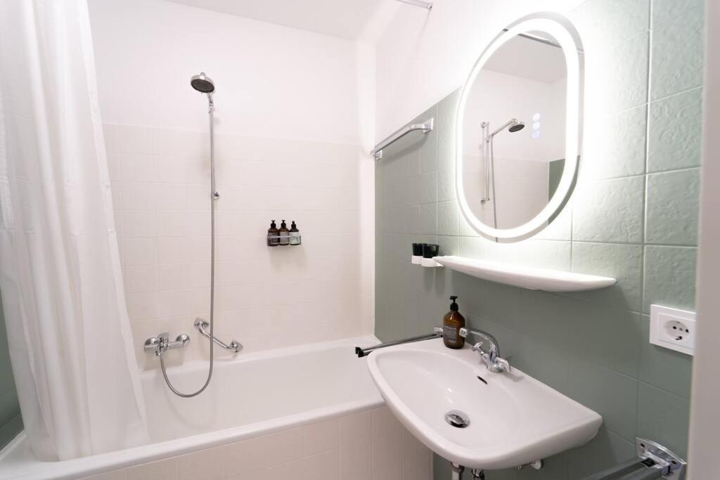 Apartment Mit Balkon Und Privatparkplatz Augsburg Luaran gambar