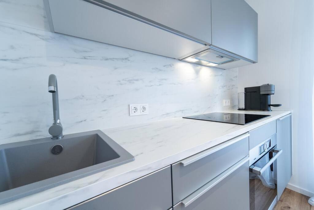 Apartment Mit Balkon Und Privatparkplatz Augsburg Luaran gambar