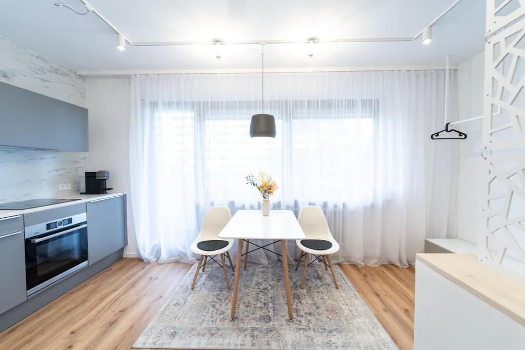 Apartment Mit Balkon Und Privatparkplatz Augsburg Luaran gambar